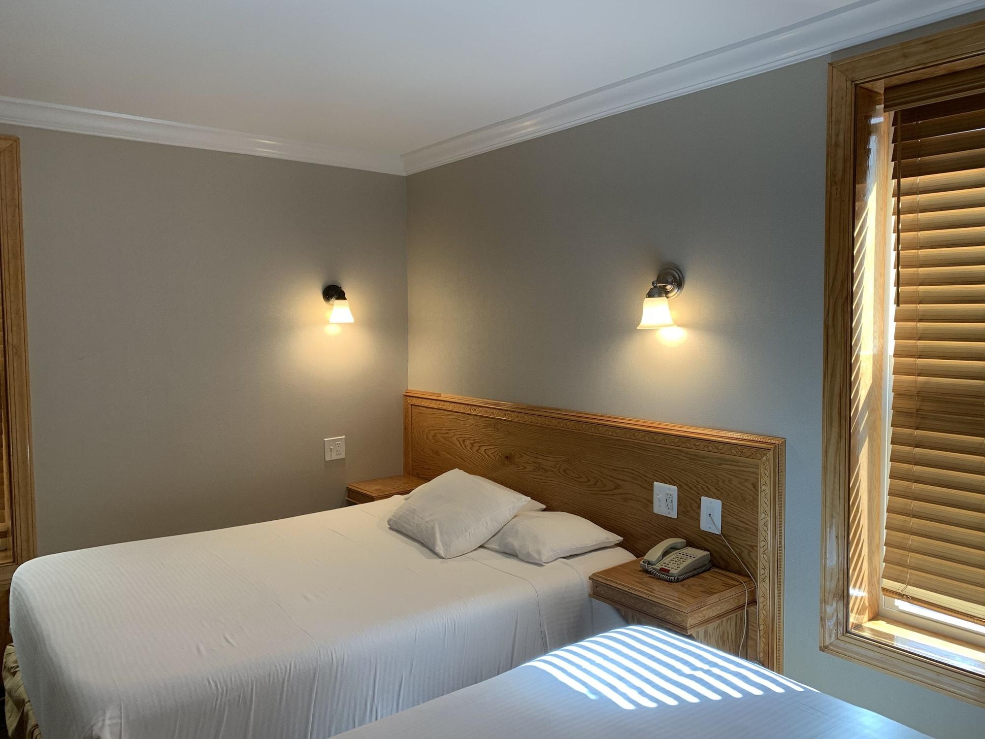 The Baron Hotel 3*