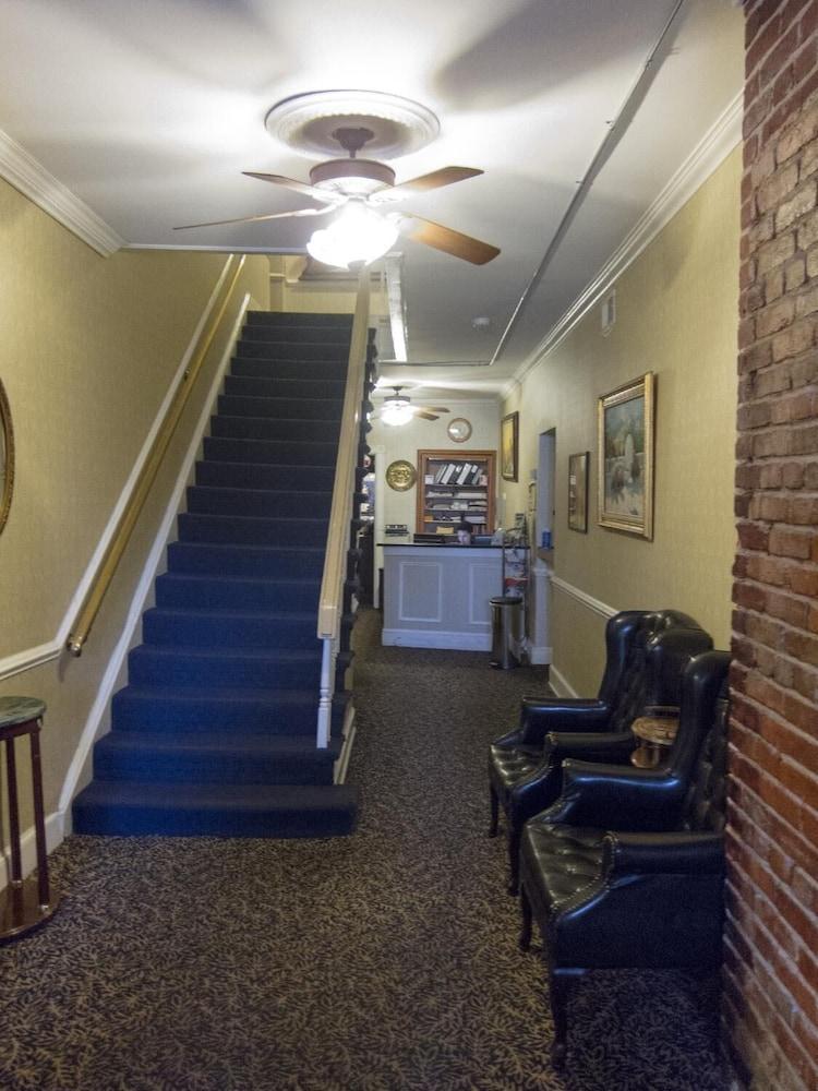 Hotel The Baron Washington