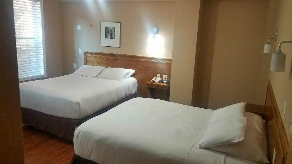 Hotel The Baron